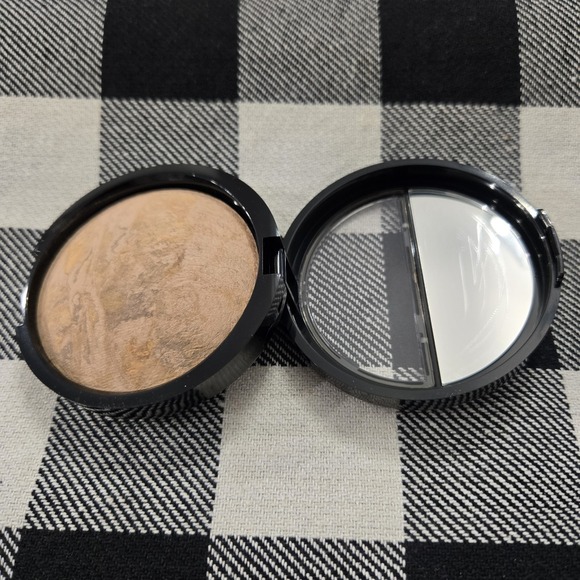 Laura Geller Baked Balance - N - Brighten Color Correcting Foundation Medium - Picture 4 of 4